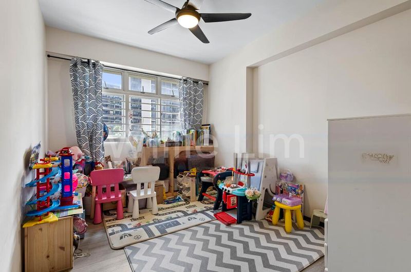 5 Room (5I) HDB for Sale in  461B Bukit Batok West Avenue 8 - Image 5